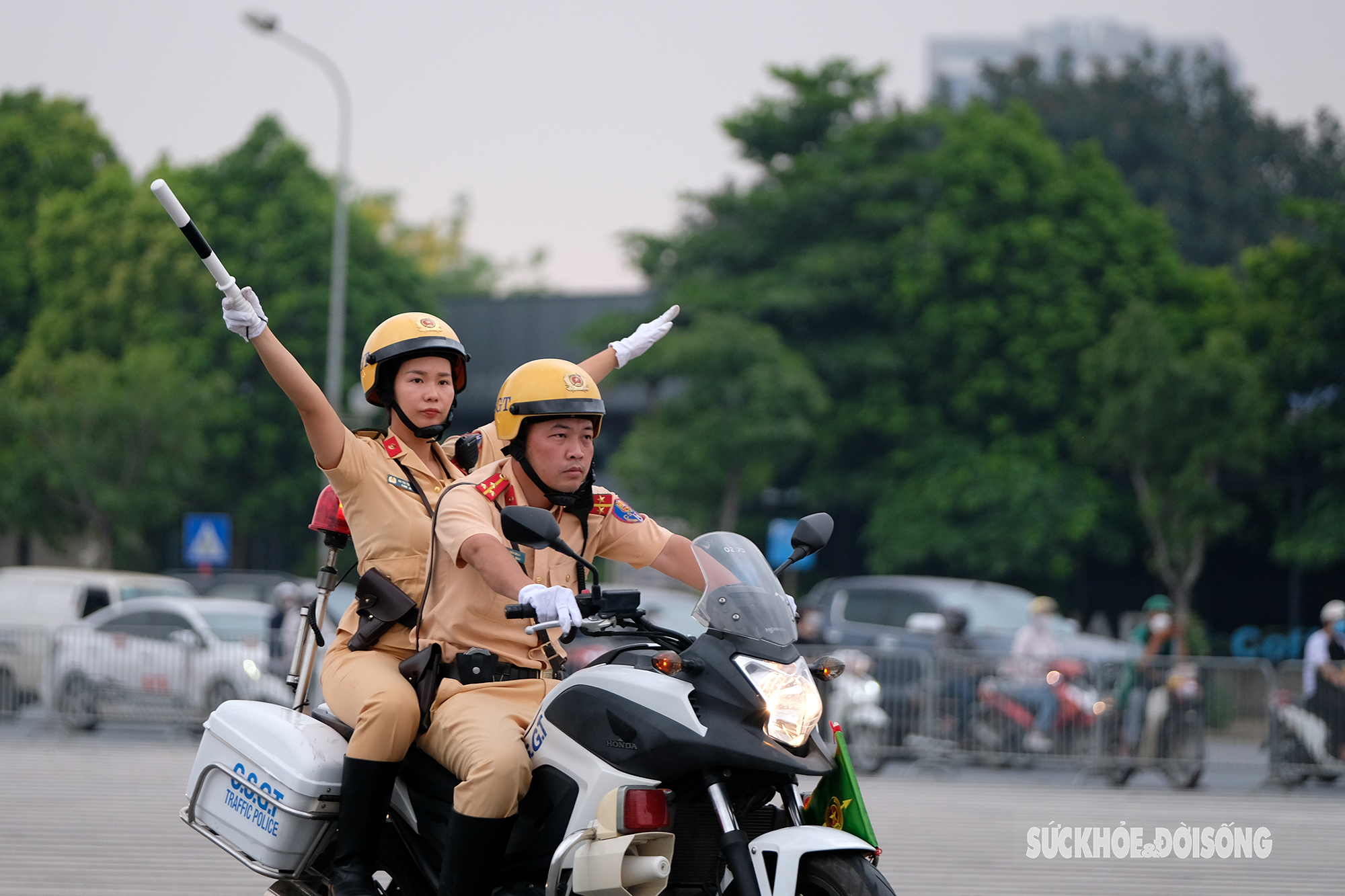 Những bóng hồng vàng của lực lượng Cảnh sát giao thông