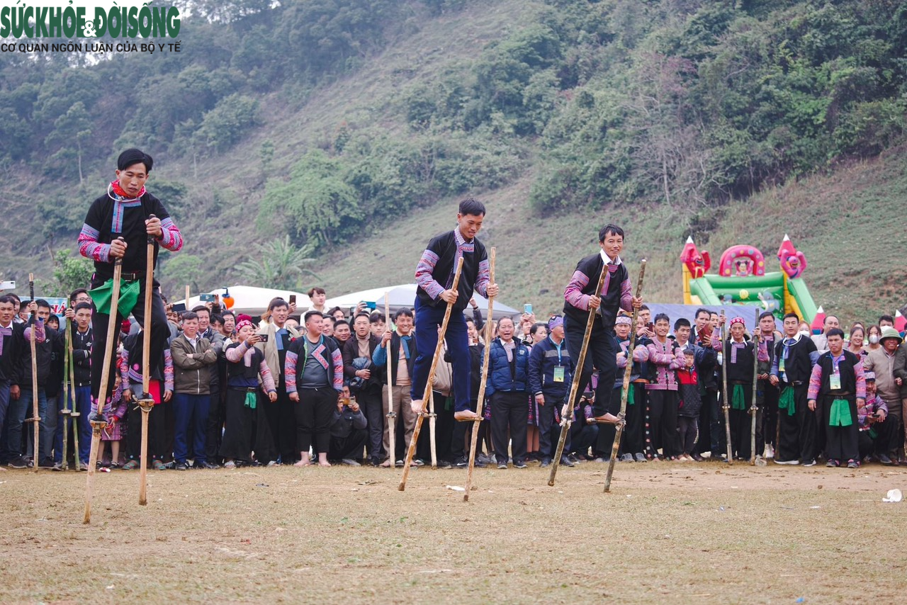 Độc đáo lễ hội Gầu Tào của đồng bào Mông Tây Bắc - Ảnh 8.