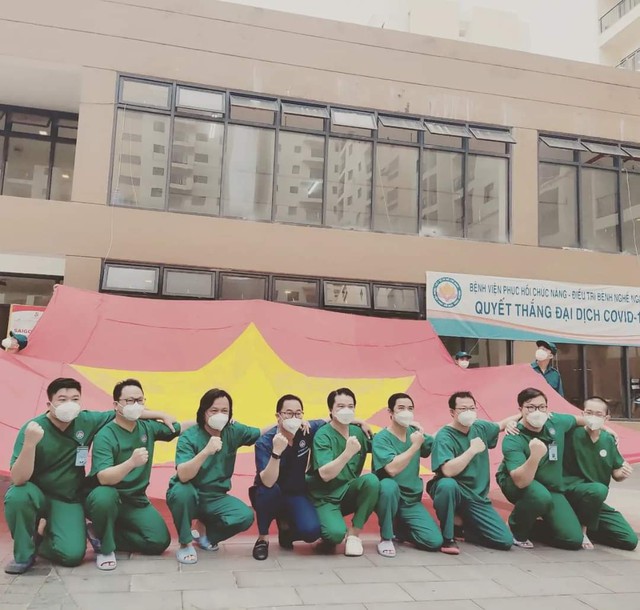 Giám đốc bệnh viện trẻ nhất Việt Nam: Càng áp lực càng trưởng thành - Ảnh 7.