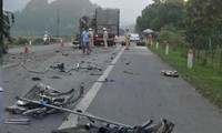 Va chạm giữa &#244; t&#244; tải v&#224; xe đầu k&#233;o tr&#234;n Quốc lộ 1 khiến 2 người thương vong