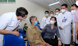 Làm việc tại Bệnh viện K, Quyền Bộ trưởng Bộ Y tế Đào Hồng Lan yêu cầu "làm sao tạo điều kiện thuận tiện nhất cho người bệnh"