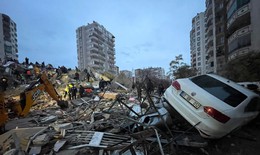 Động đất kinh ho&#224;ng tại Thổ Nhĩ Kỳ v&#224; Syria, hơn 500 người thiệt mạng