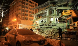 Thảm họa động đất Thổ Nhĩ Kỳ v&#224; Syria: Hơn 4.300 người thiệt mạng, h&#224;ng ngh&#236;n ng&#244;i nh&#224; sập