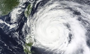 Philippines sơ tán hàng nghìn người dân, cấm thuyền ra khơi trước khi siêu bão Mawar đổ bộ