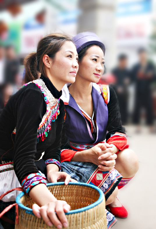 07. Xem hội