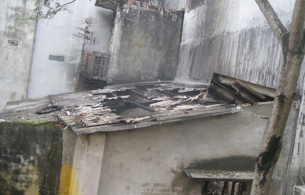 Hà Nội: Nhà hai tầng bốc cháy, một thanh niên tử vong 1 Hà Nội: Nhà hai tầng bốc cháy, một thanh niên tử vong 1