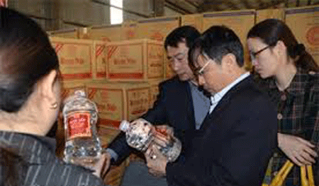 Niêm phong, tạm đóng cửa Cty SX rượu nếp 29 Hà Nội