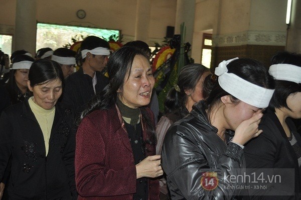 Nỗi đau xé lòng trong đám tang không có quan tài của chị Huyền 10 Nỗi đau xé lòng trong đám tang không có quan tài của chị Huyền 10
