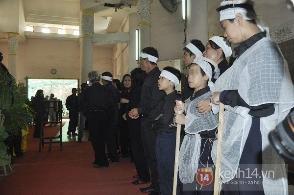 Nỗi đau xé lòng trong đám tang không có quan tài của chị Huyền 11 Nỗi đau xé lòng trong đám tang không có quan tài của chị Huyền 11