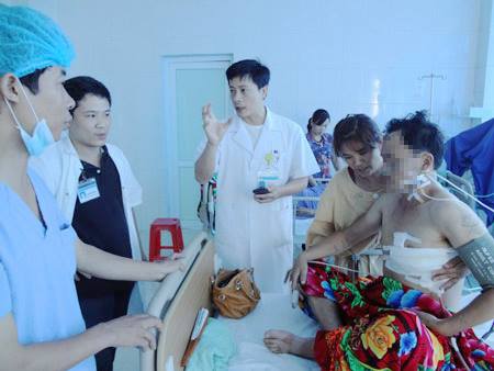 Trong ảnh: Bệnh nhân đã tỉnh táo sau 3 ngày phẫu thuật.