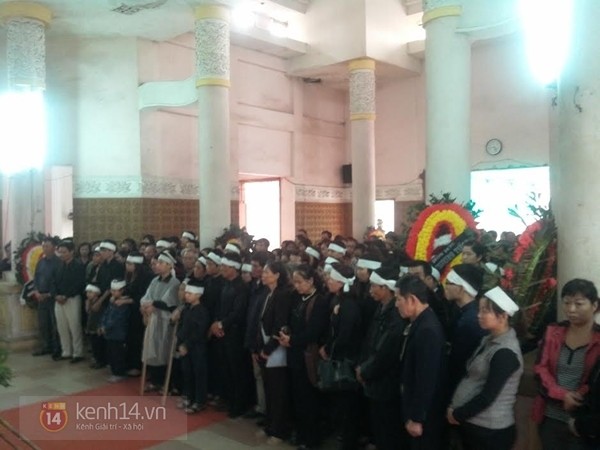 Nỗi đau xé lòng trong đám tang không có quan tài của chị Huyền 16 Nỗi đau xé lòng trong đám tang không có quan tài của chị Huyền 16