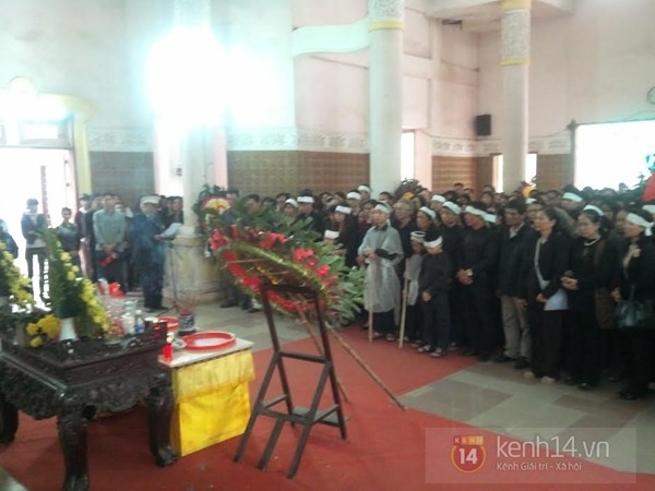 Nỗi đau xé lòng trong đám tang không có quan tài của chị Huyền 17 Nỗi đau xé lòng trong đám tang không có quan tài của chị Huyền 17