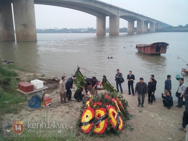 Nỗi đau xé lòng trong đám tang không có quan tài của chị Huyền 18 Nỗi đau xé lòng trong đám tang không có quan tài của chị Huyền 18