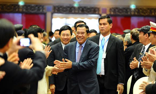 Hun Sen, Campuchia