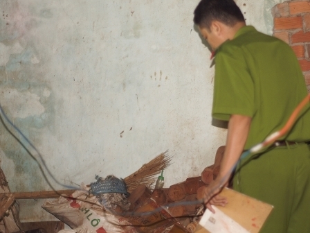 Công an đang kiểm tra hiện trường