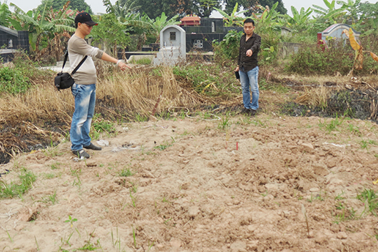 Ngay khi nhận được thông tin về ngôi mộ lạ, phóng viên đã có mặt tại hiện trường.