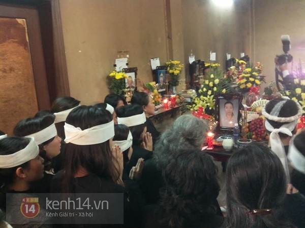 Nỗi đau xé lòng trong đám tang không có quan tài của chị Huyền 4 Nỗi đau xé lòng trong đám tang không có quan tài của chị Huyền 4