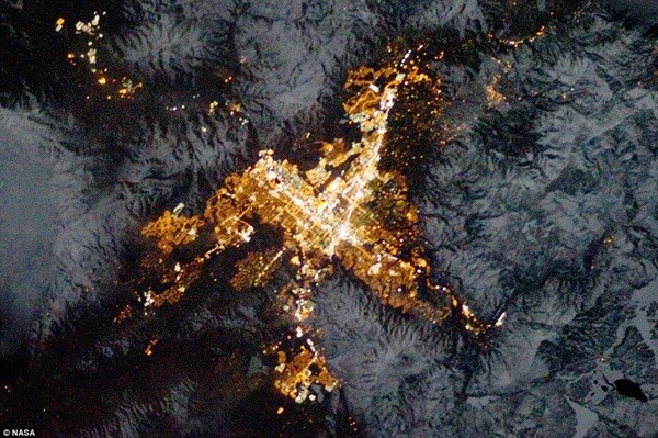 Nasa công bố ảnh chụp trái đất từ không gian đẹp nhất 2013 6