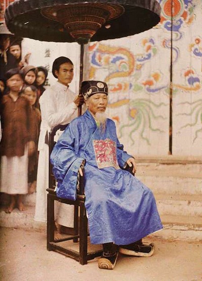 Quan huyện ở Bắc Kỳ.