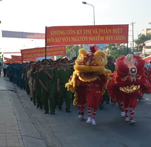 
	Mít-tinh Ngày Thế giới phòng, chống AIDS 1/12/2013 tại Cần Thơ.