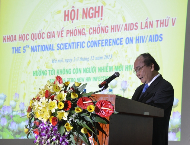 Phó thủ tướng Nguyễn Xuân Phúc phát biểu chỉ đạo tại hội nghị.