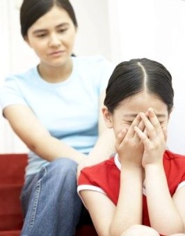 Tuổi dậy thì rất dễ mắc phải những rắc rối về tâm lý, cha mẹ cần quan tâm và động viên các em