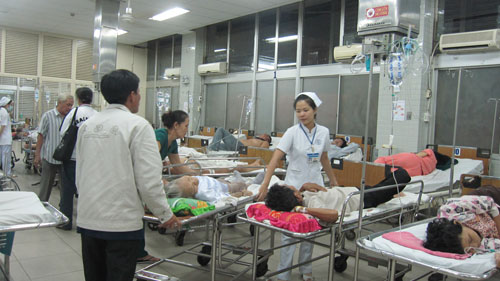 Khoa cấp cứu tại các bệnh viện luôn dồn nén nhiều cảm xúc Khoa cấp cứu tại các bệnh viện luôn dồn nén nhiều cảm xúc