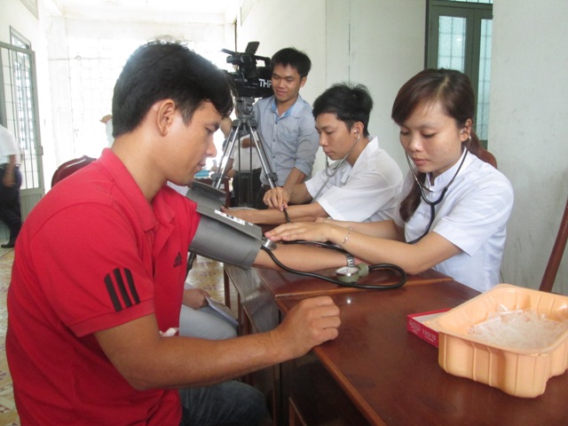 Khám sức khỏe định kỳ cho người hiến máu dự bị tại huyện Phú Quốc.
