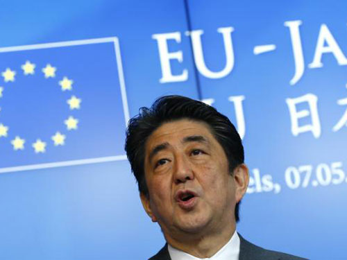 Thủ tướng Nhật Bản Shinzo Abe muốn Tokyo có quyền phòng thủ tập thể Ảnh: REUTERS