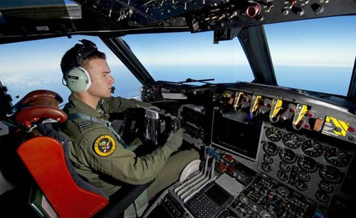 MH370, máy bay Malaysia, mất tích, tìm kiếm, tấm gỗ, dây đai MH370, máy bay Malaysia, mất tích, tìm kiếm, tấm gỗ, dây đai