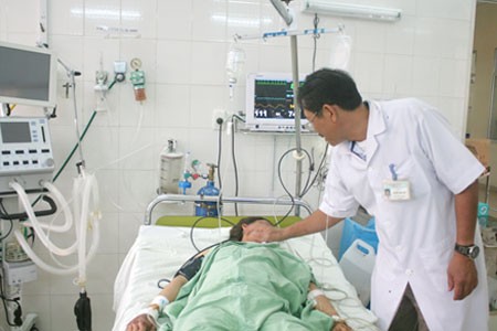 Nhờ được lực lượng Công an khẩn trương tìm kiếm, đưa đến bệnh viện kịp thời, chị Lê Thị Thùy Yên đã qua cơn nguy kịch. Hiện chị Yên tiếp tục được các bác sĩ Bệnh viện đa khoa Khánh Hòa điều trị. Nhờ được lực lượng Công an khẩn trương tìm kiếm, đưa đến bệnh viện kịp thời, chị Lê Thị Thùy Yên đã qua cơn nguy kịch. Hiện chị Yên tiếp tục được các bác sĩ Bệnh viện đa khoa Khánh Hòa điều trị.