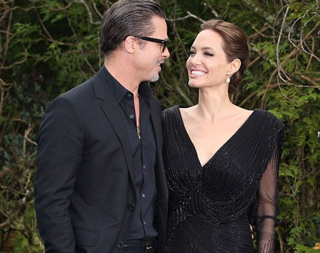 Brad Pitt và Angelina Jolie đã làm đám cưới sau 9 năm hò hẹn