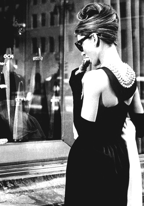 Breakfast-at-Tiffanys-staring-2811-6311-