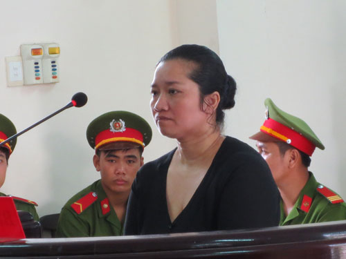 Hường tại phiên tòa - Ảnh: Nguyễn Long
