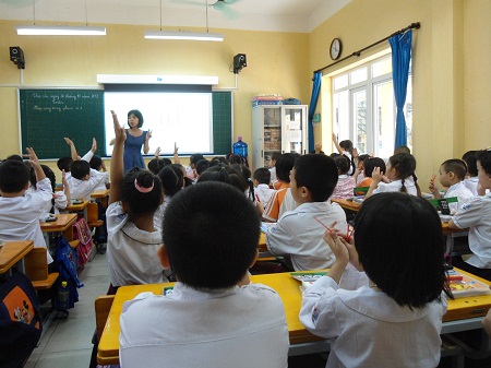 Tăng cường nhận xét đánh giá về năng lực, phẩm chất học sinh hơn là