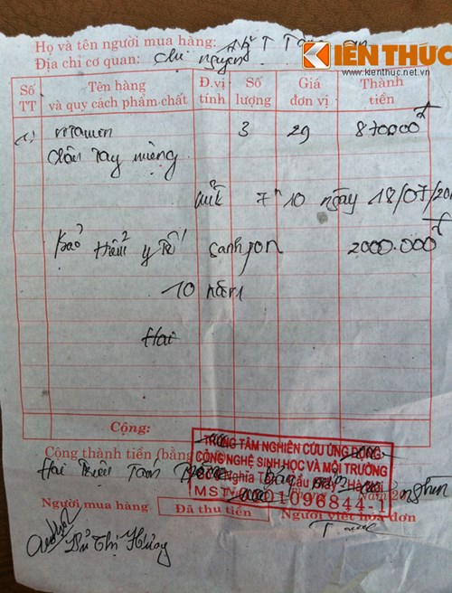 Hóa đơn mà các đối tượng lừa đảo để lại cho nạn nhân.