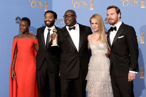 Đoàn làm phim của 12 Years a Slave ăn mừng thắng lợi tại giải Quả Cầu Vàng.