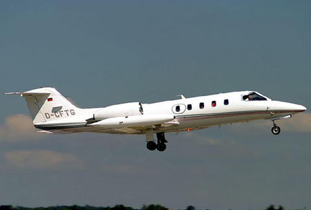 Một chiếc máy bay loại LearJet.