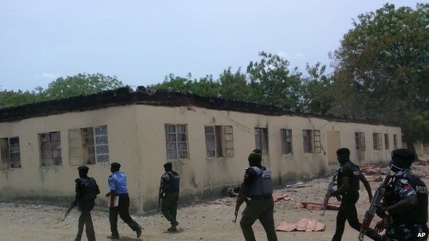 Nigeria: 223 nữ sinh bị bắt cóc phục vụ nhu cầu tình dục? Nigeria: 223 nữ sinh bị bắt cóc phục vụ nhu cầu tình dục?