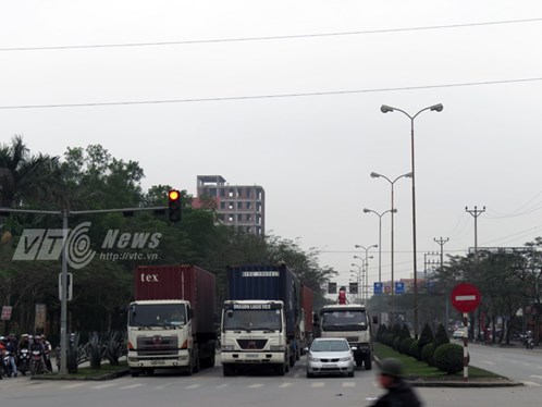 Lao ầm ầm, hung thần đất Cảng trêu ngươi tử thần