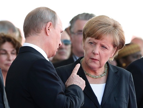 putin-merkel-2339-1416287422.jpg