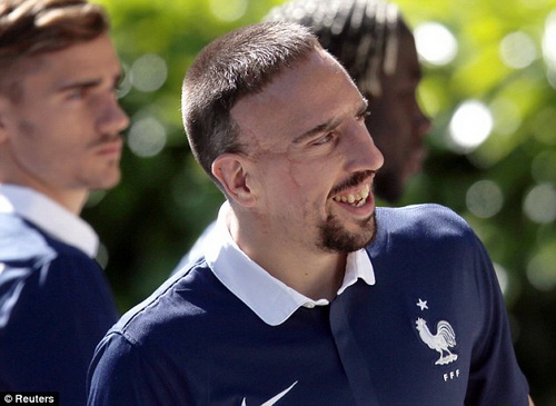 Ribery hào hứng khi có mặt trong danh sách sơ bộ đội tuyển Pháp Ribery hào hứng khi có mặt trong danh sách sơ bộ đội tuyển Pháp
