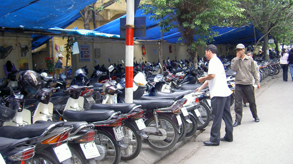 Phí trông xe chính thức tăng