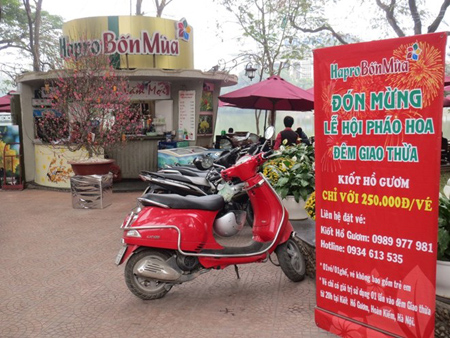 Hà Nội: Giảm giá, vé xem pháo hoa đêm giao thừa vẫn ế