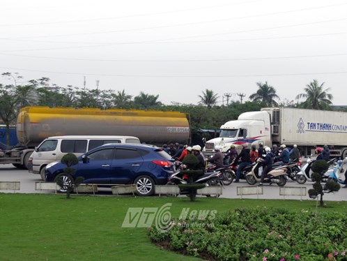 Lao ầm ầm, hung thần đất Cảng trêu ngươi tử thần