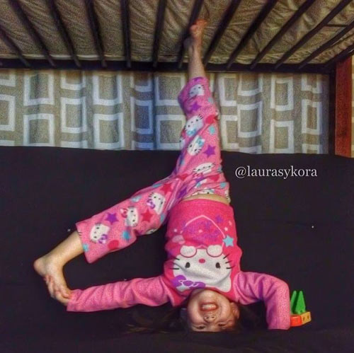 Mẹ 2 con dáng đẹp hơn mẫu nhờ yoga - 11