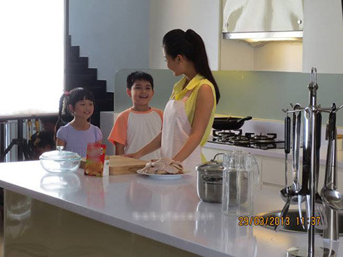 Chuyện chưa biết về trẻ em Việt đi quay quảng cáo