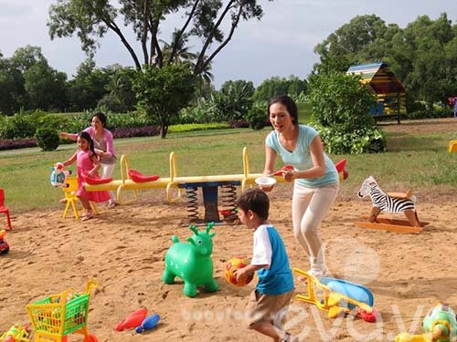 Chuyện chưa biết về trẻ em Việt đi quay quảng cáo