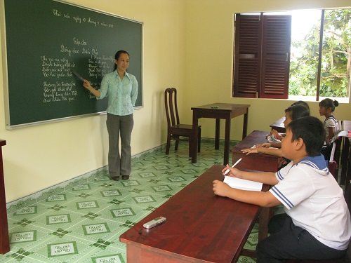 Cô Bùi Thị Nhung là giáo viên duy nhất đảm nhiệm 4 lớp học trên đảo Trường Sa Lớn.