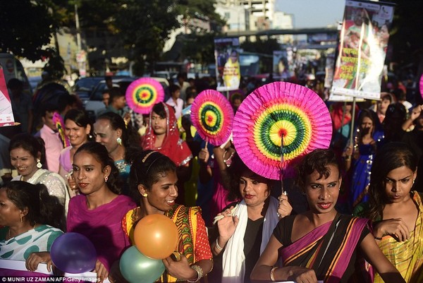 Chùm ảnh: Ngày hạnh phúc của những người chuyển giới Bangladesh 2